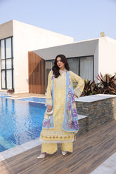 Aylin Lawn '26 | Vanilla Daisy