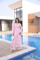 Aylin Lawn '26 | Pink Lilly