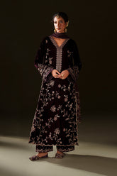 Iznik | IV-70 Embroidered Velvet | Velvet Edit11