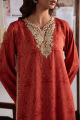 Rustic Aura — warm tones, soft marina, perfect winter style.