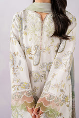 Xenia L'essence Summer '26 | IZZY