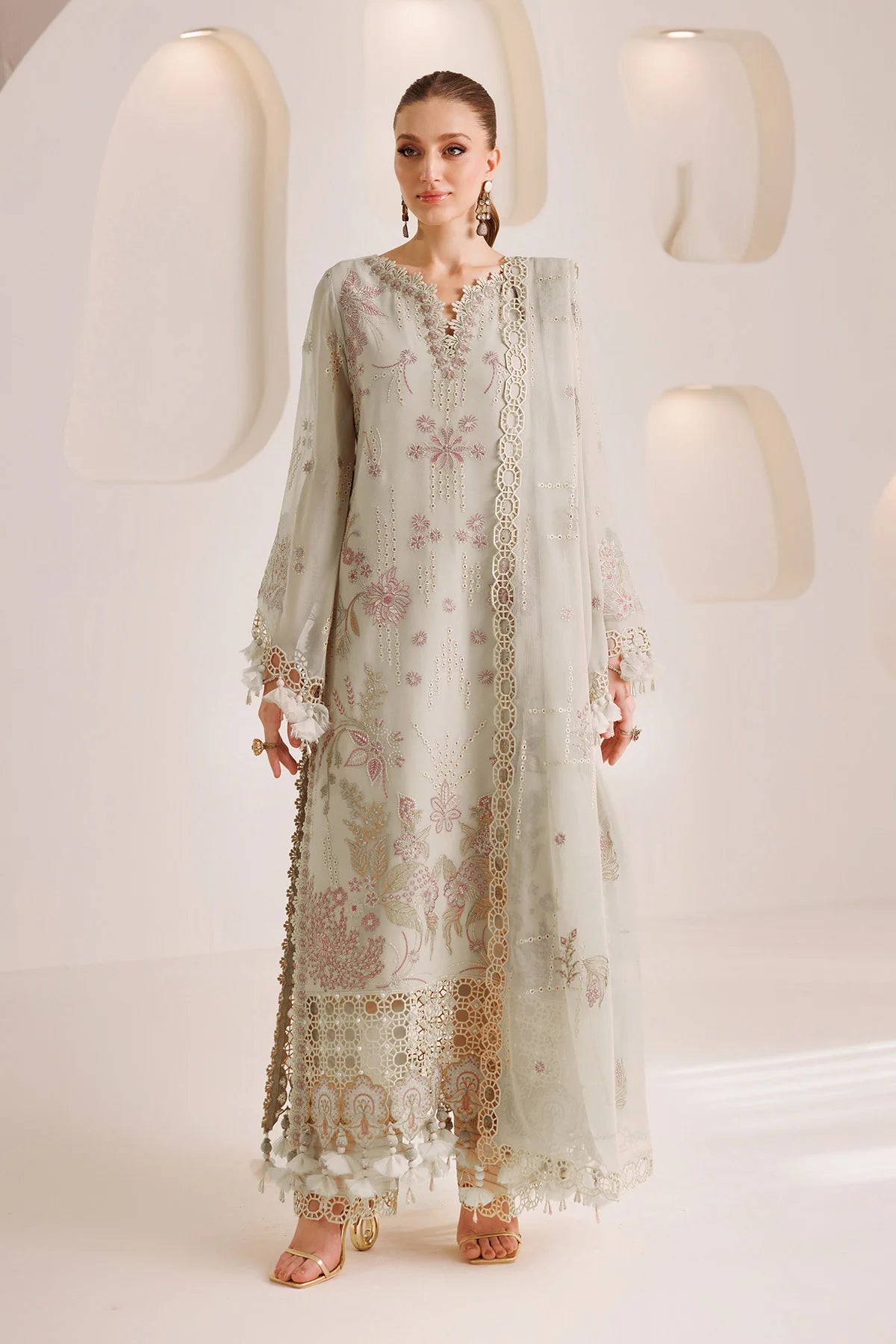 Embroidered chiffon front panel of Alizeh Raviyah dress