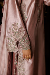 Iznik Festive Formals '26 | UE-719
