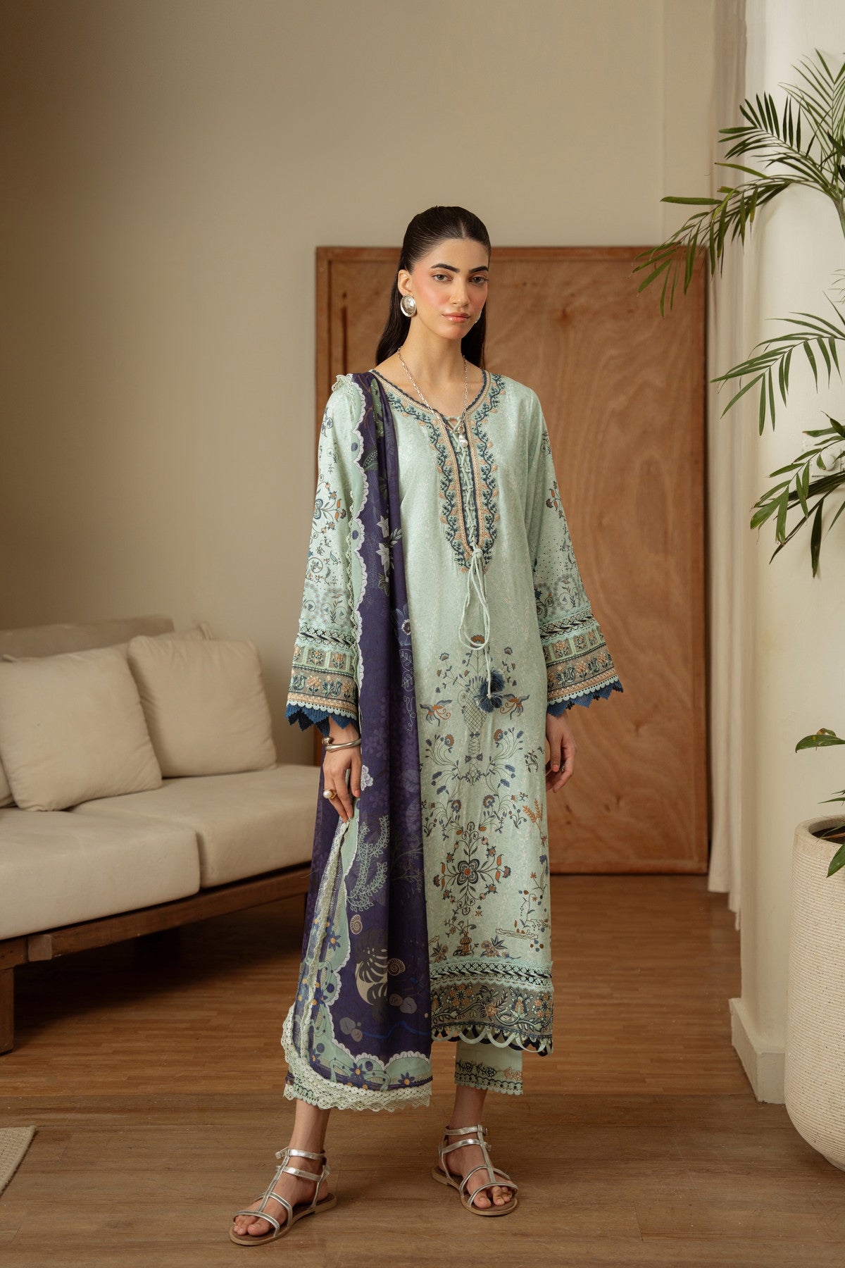 Aabyaan CELESTE AK-09 look 1