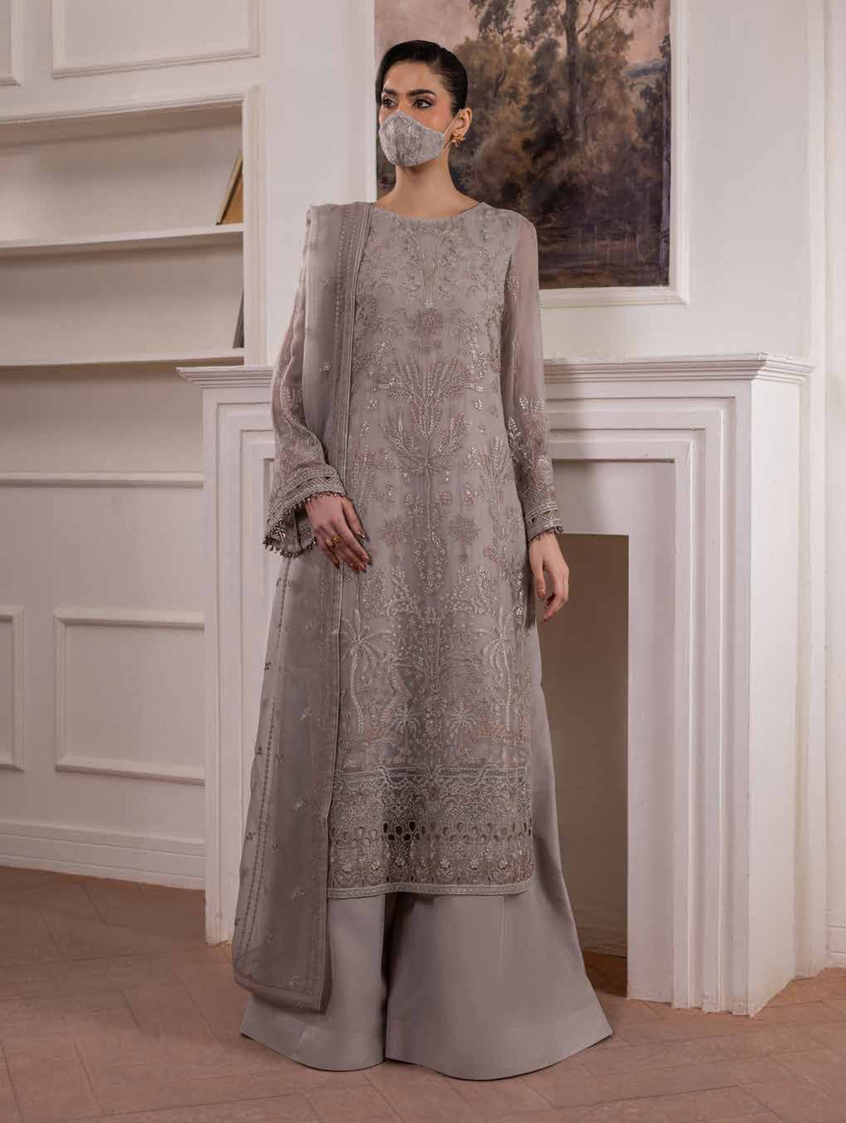 Flossie Parisa PA-10 full front