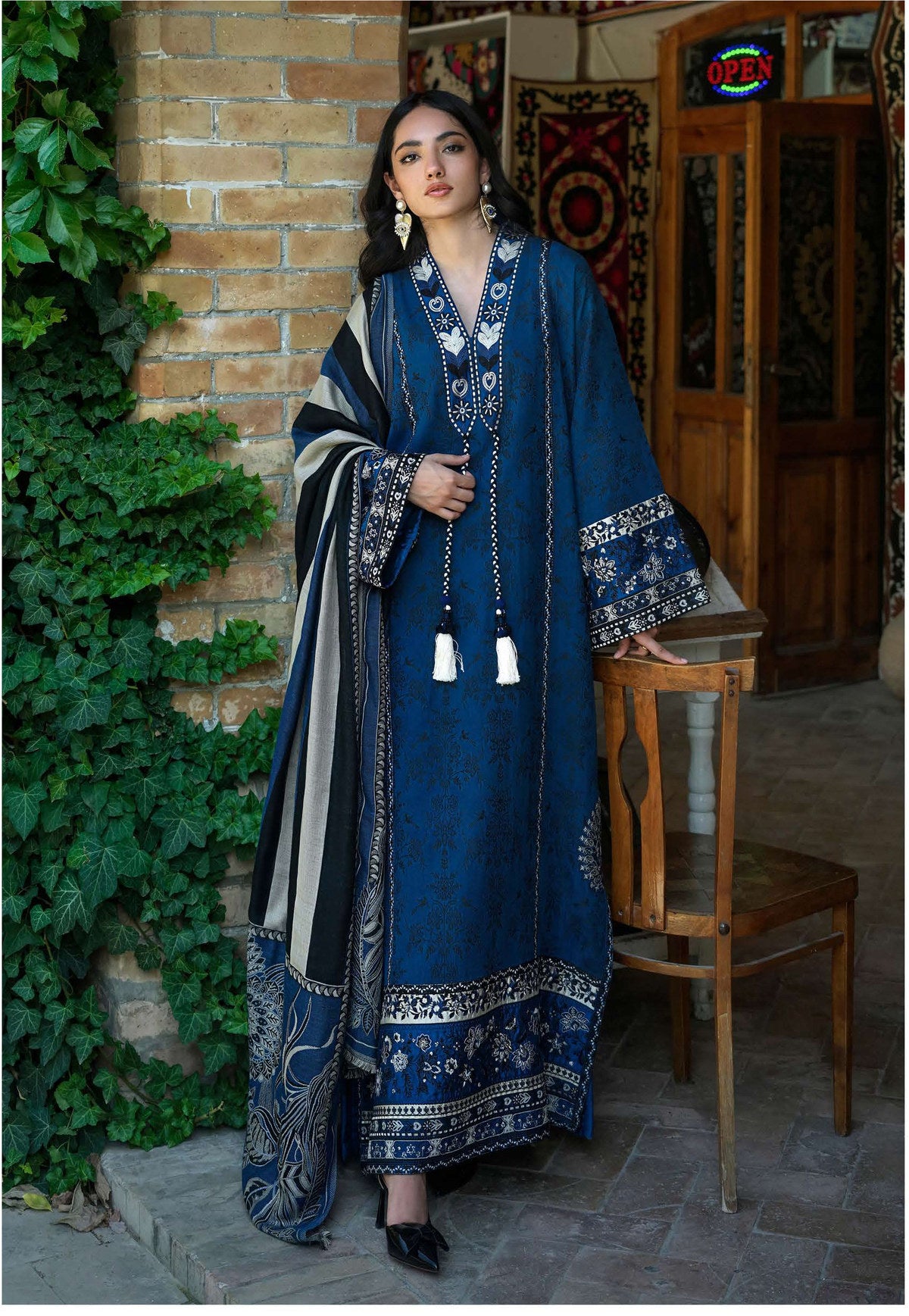 Broadway Winter sapphire-sultana photo 1