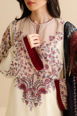 Closeup of shirt print on Zara Shahjahan Nisa-4B