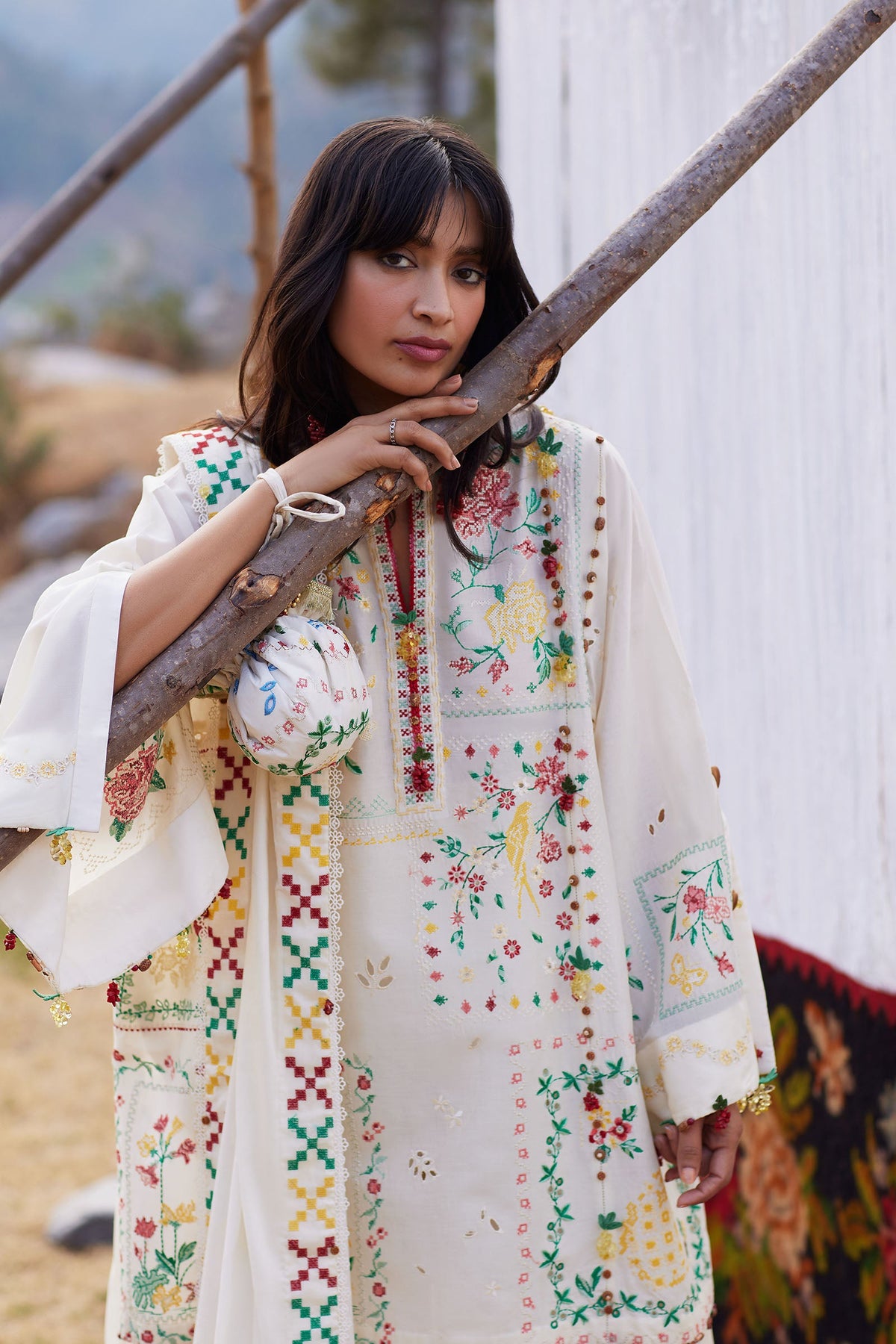 Zaha Lawn '26 | CǍI FĒNG 彩风 (ZL26-08 B)