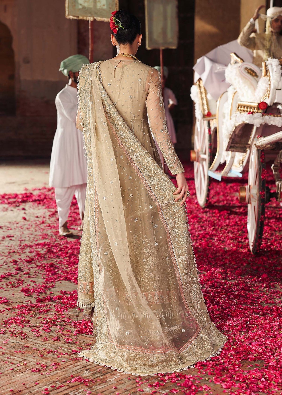 Sardinia SAHIBA bridal dress from Veere Di Wedding Brides Edit ’25 in skin/golden, featuring organza shirt, organza dupatta, and raw silk trouser with hand embroidery.