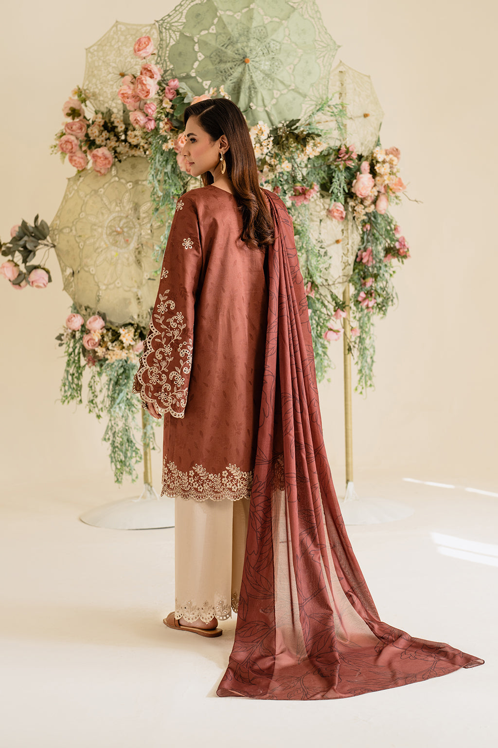 Iznik | UE-428 |  Textured Lawn