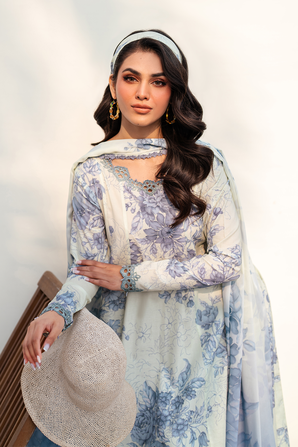 iznik-UE-390 Printed Lawn-rang-e-mausam