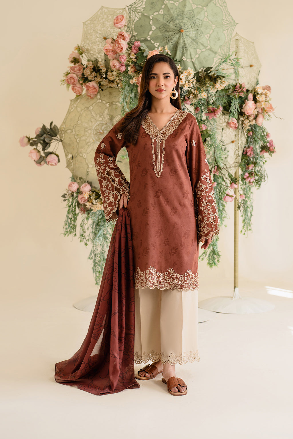 Iznik | UE-428 |  Textured Lawn