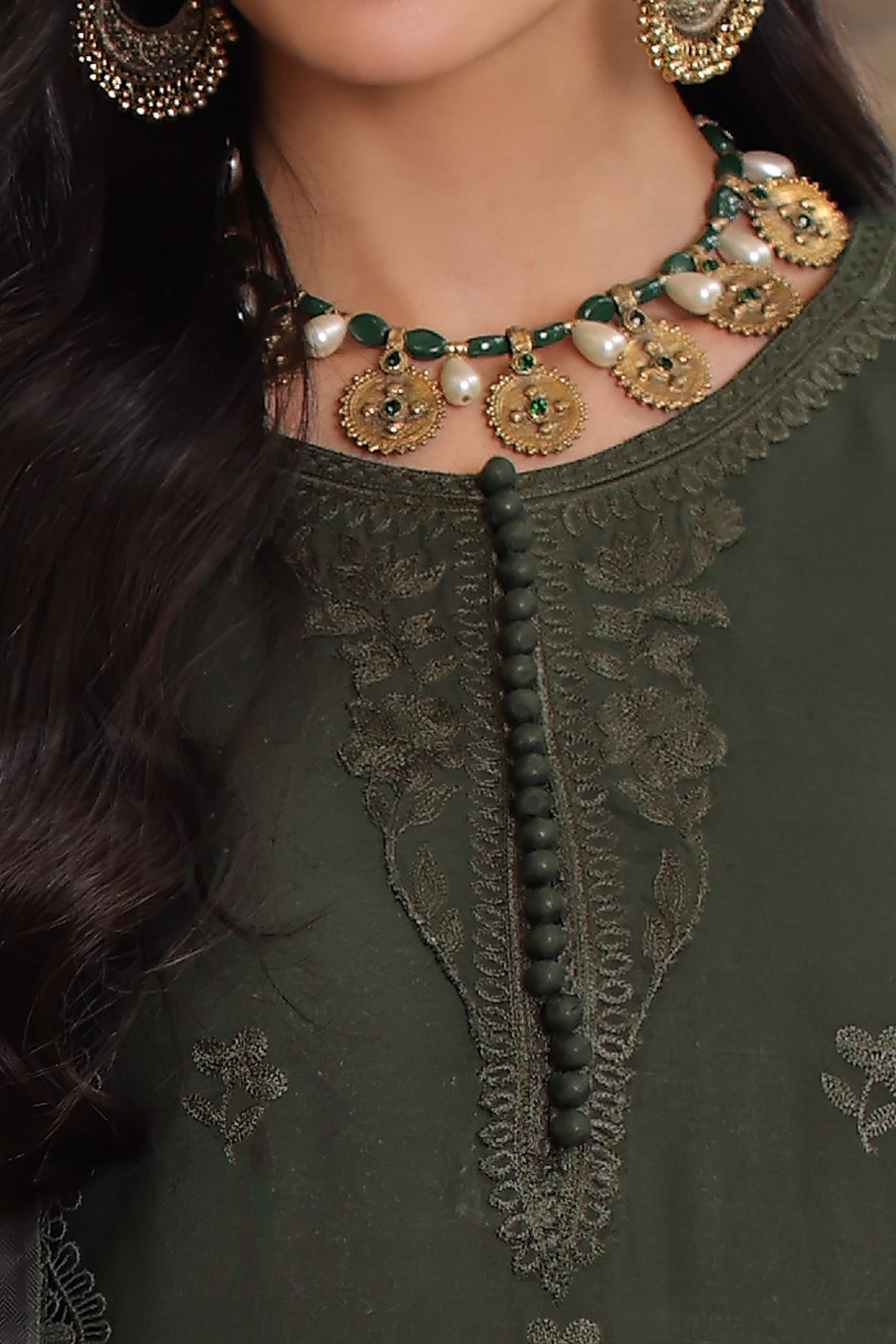Saadia Asad D2 B - Sagewood Dusk Aari 05