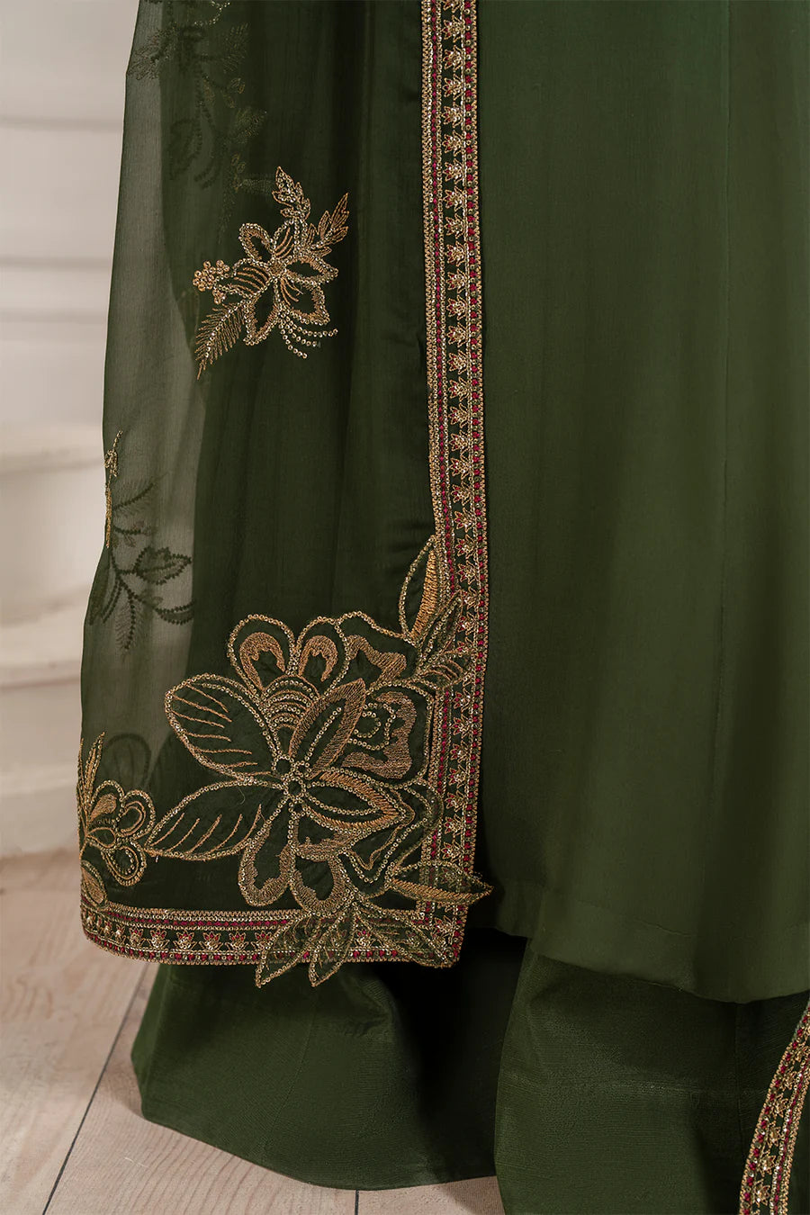 Iznik | Luxury Formal | UE-416 Embroidered Chiffon