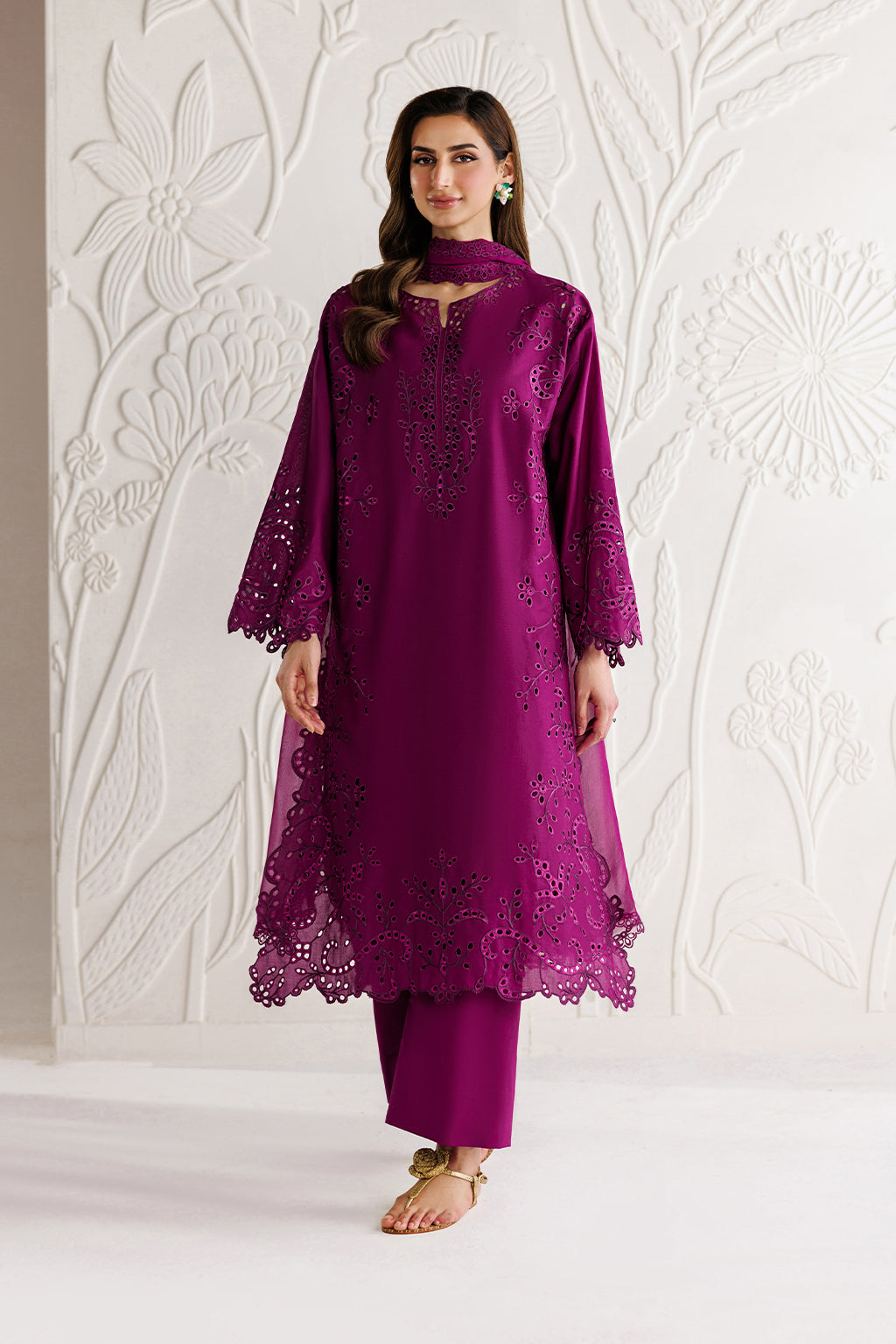 Iznik Lawn ’26 | UE-678 Embroidered Lawn