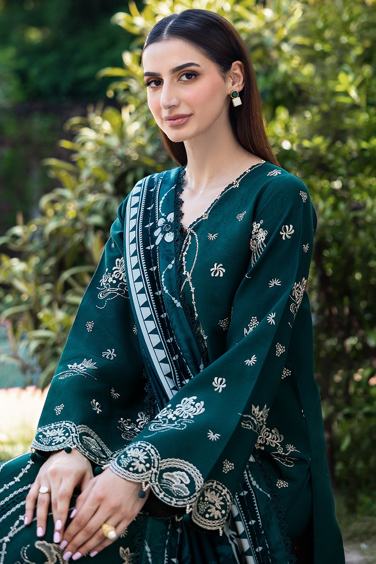 Farasha | Viona | EMINENCE KHADDAR F/W 25