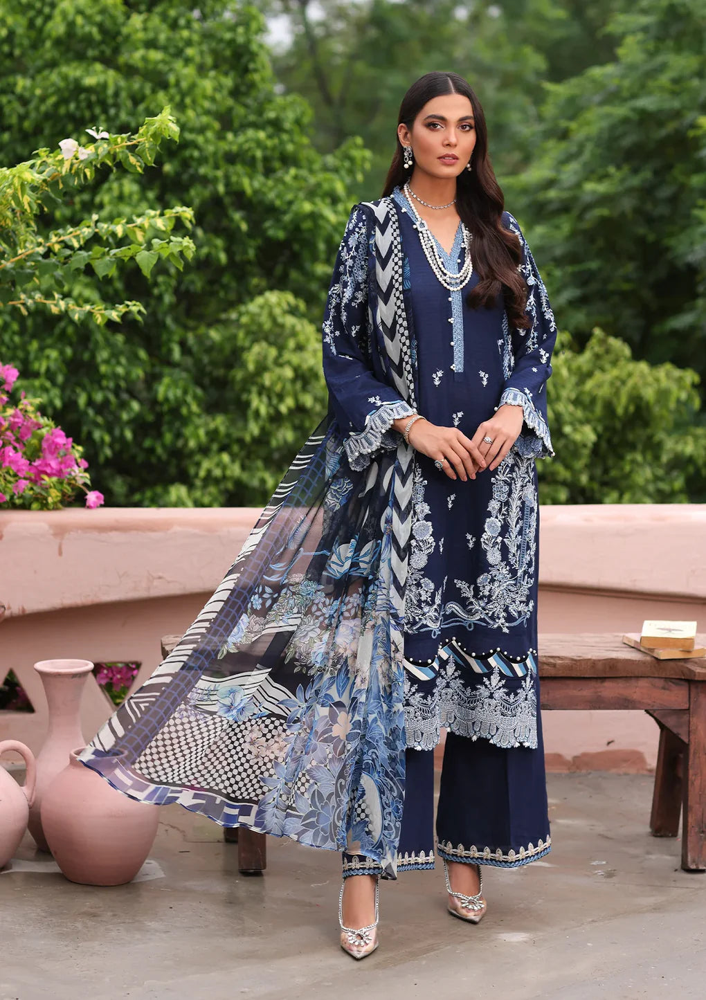 Luxe Luxury Embroidered Lawn Collection '23 By Elaf ELJ-04B AMUSE ME
