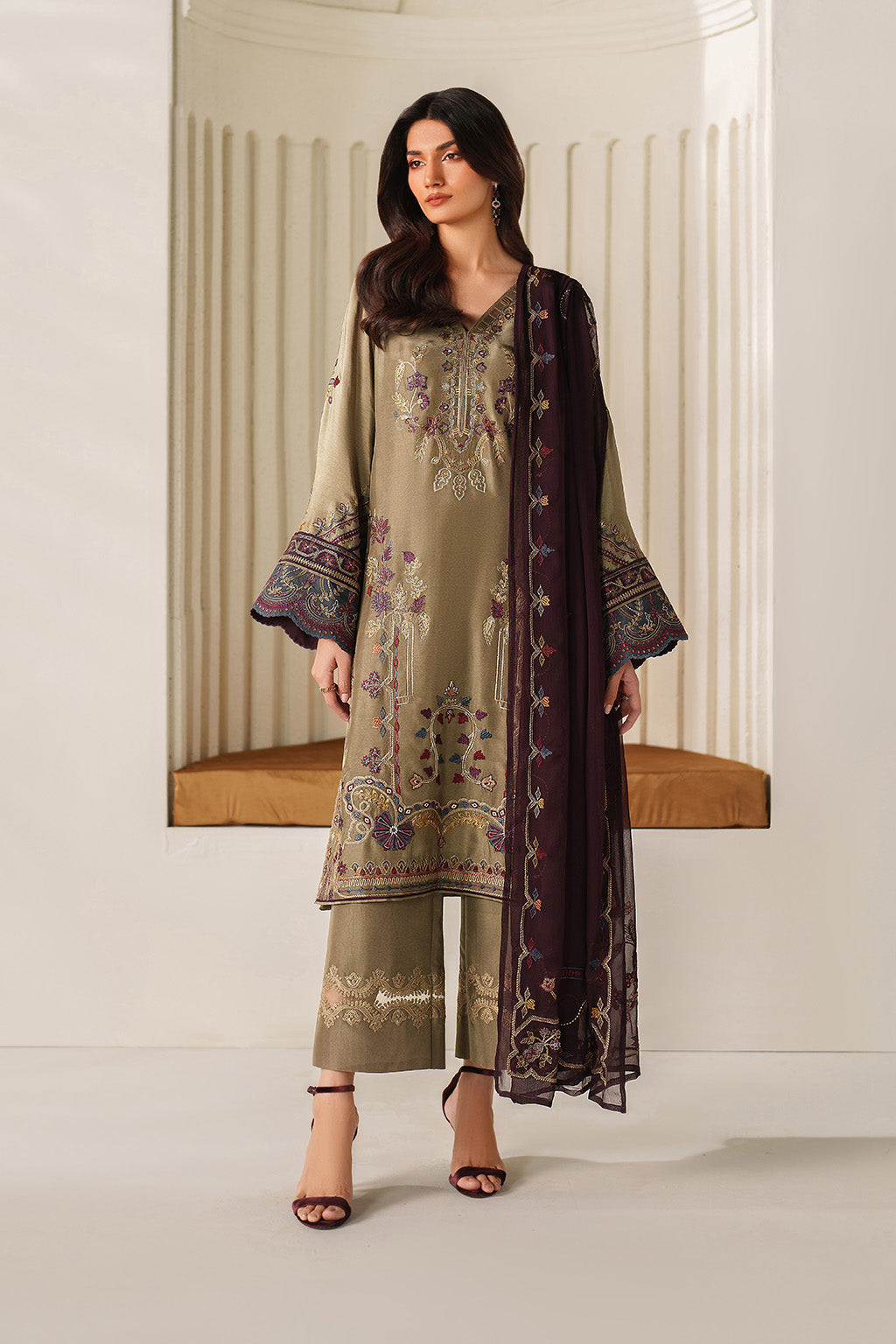 Iznik Festive Formals '26 | UE-614 Embroidered Ramen Silk