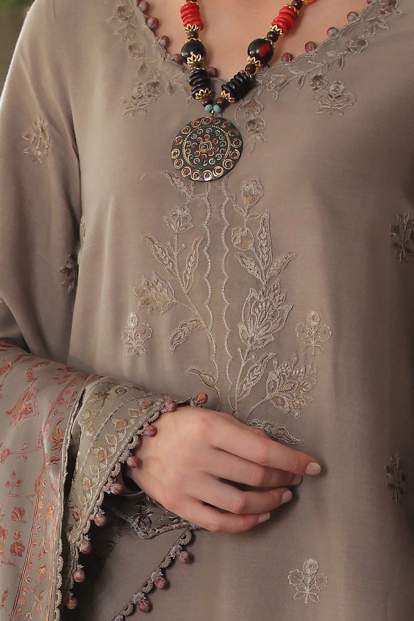 Saadia Asad D3 A - Cashmere Taupe 04