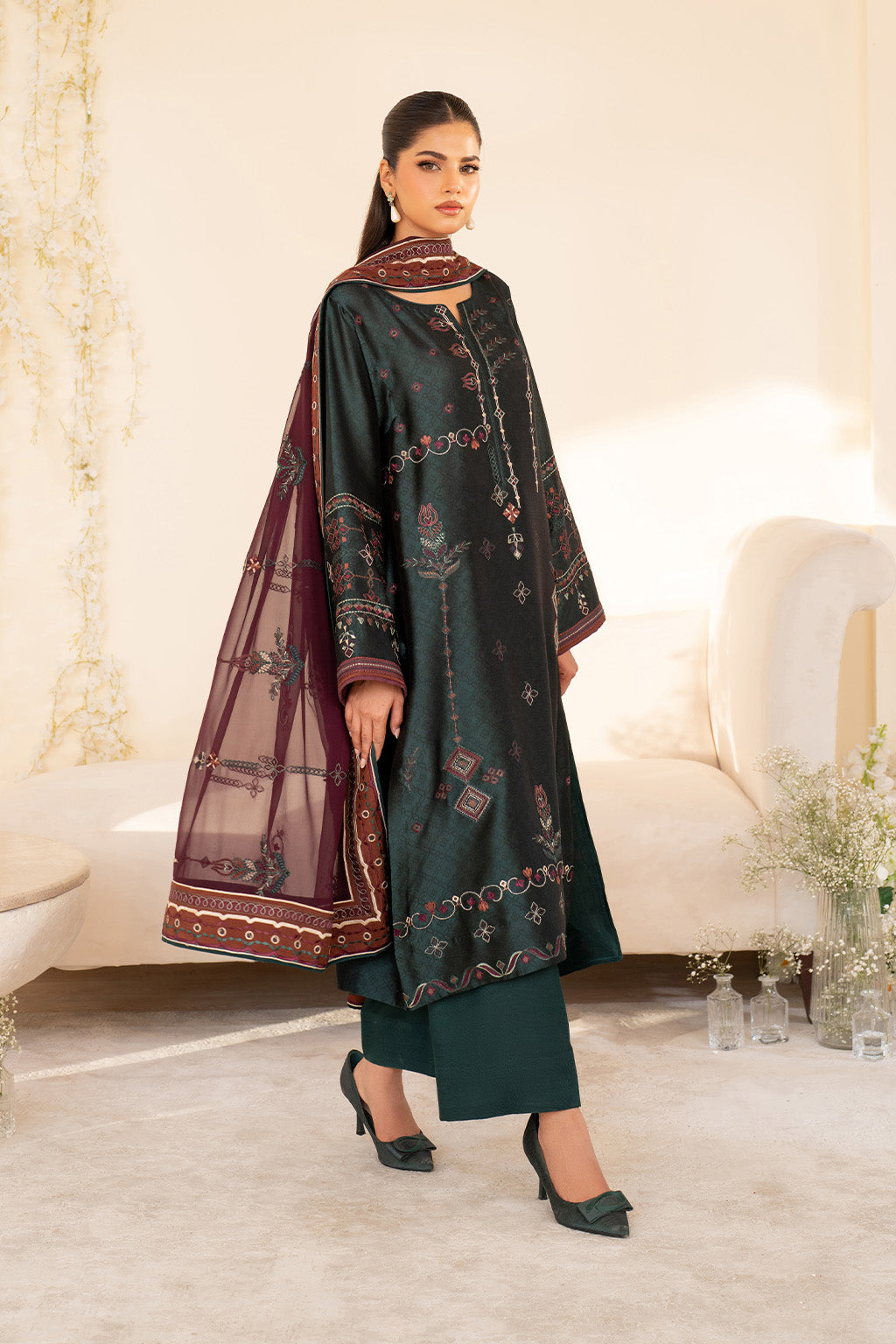 Iznik | Printed Formal | UE-435 Embroidered Pure Jacquard Silk