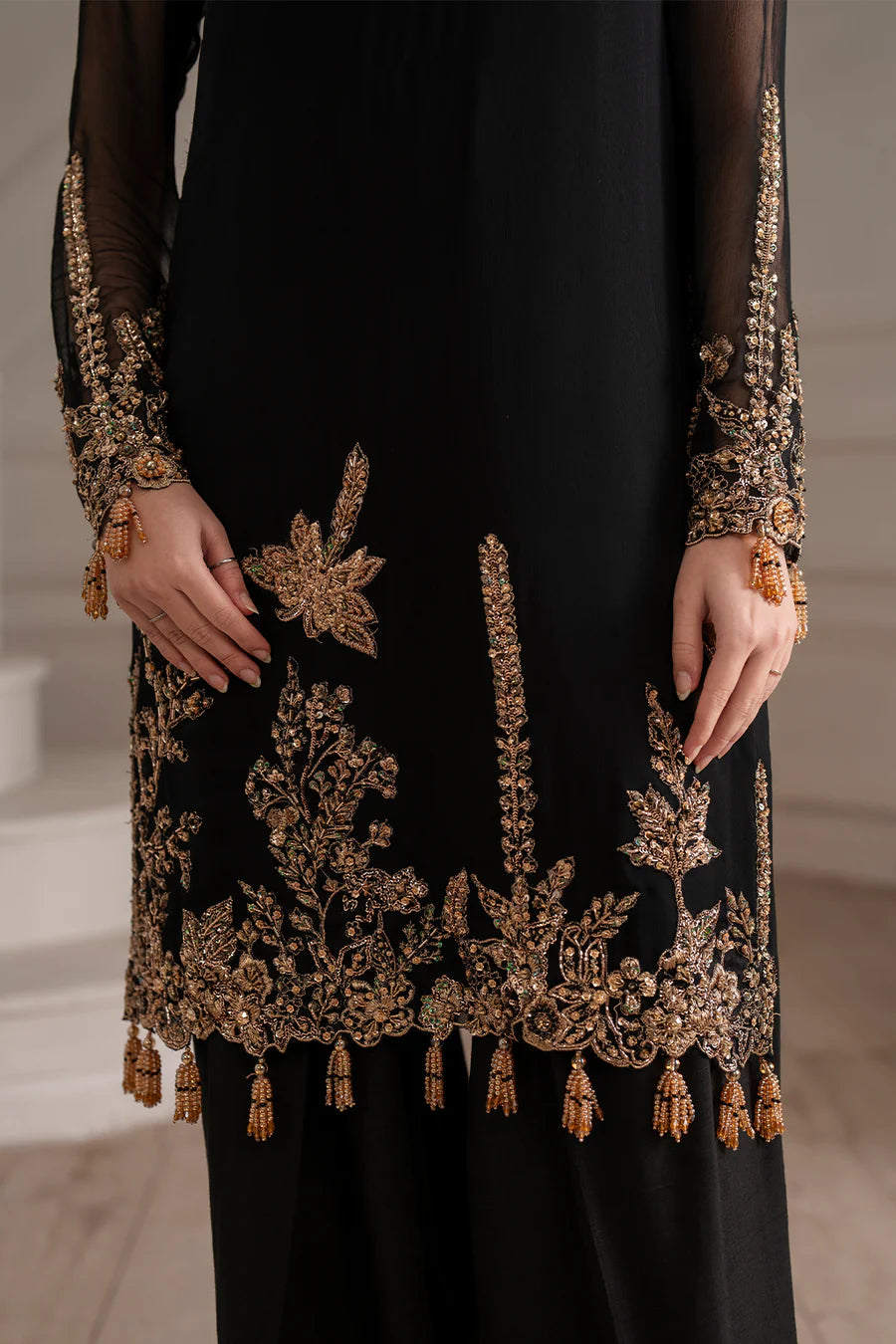 Iznik | Luxury Formal | UE-417 Embroidered Chiffon