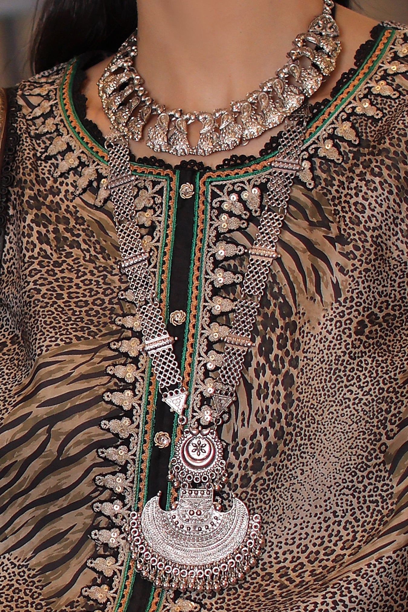 Saadia Asad D1 A - Emerald leopard 06