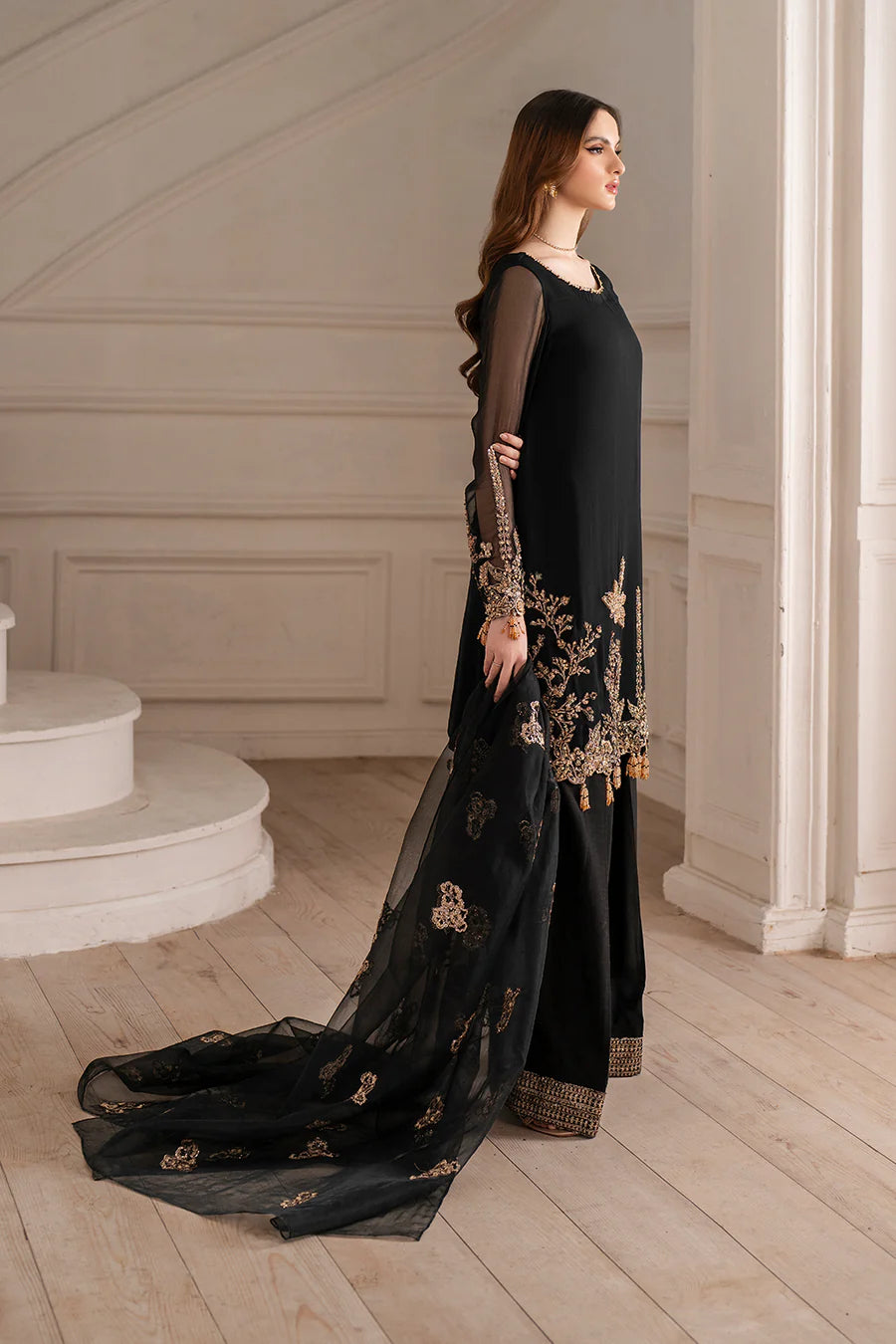 Iznik | Luxury Formal | UE-417 Embroidered Chiffon