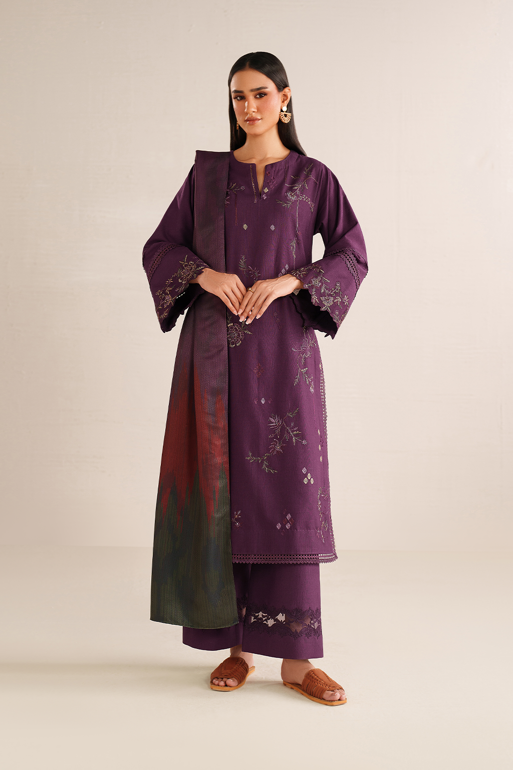 Iznik Winter Chapter '25 | UE-584 Embroidered Khaddar