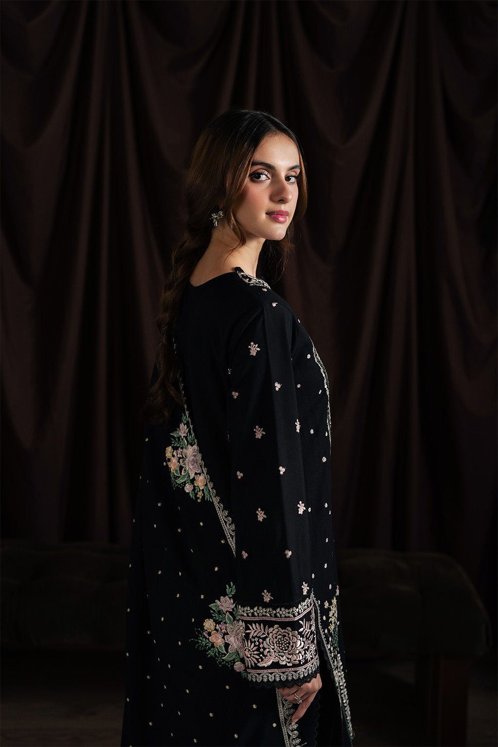 Neeshay | Velayne | Winter Reverie Karandi unstitch Collection