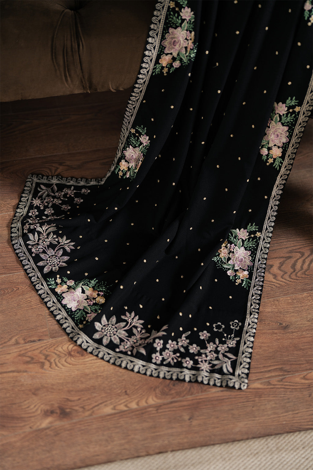 Neeshay | Velayne | Winter Reverie Karandi unstitch Collection