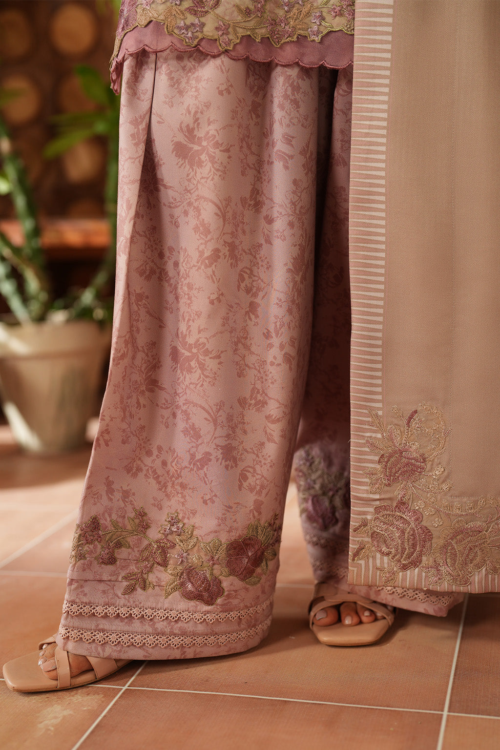 IPF-09 Embroidered Printed Linen