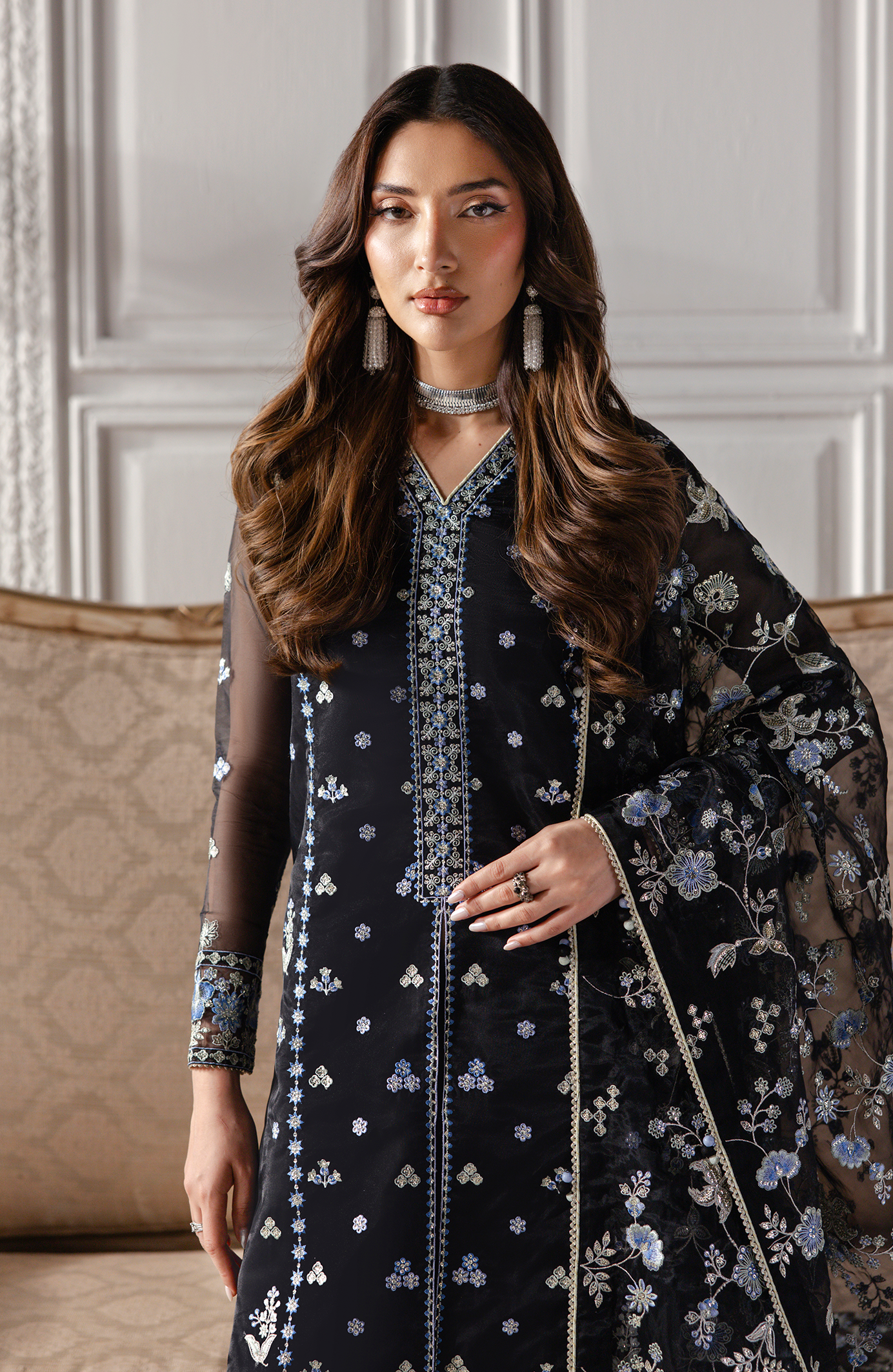 Formal | VIVIENNE | UNS-AUREL2025-08