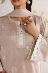 Iznik Lawn ’26 | UE-687 Embroidered Lawn