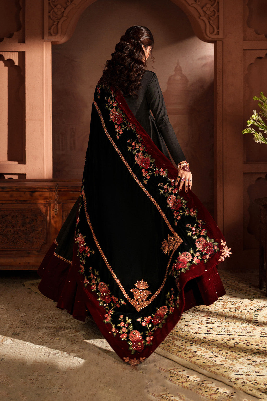 Iznik IV-59 black embroidered velvet frock
