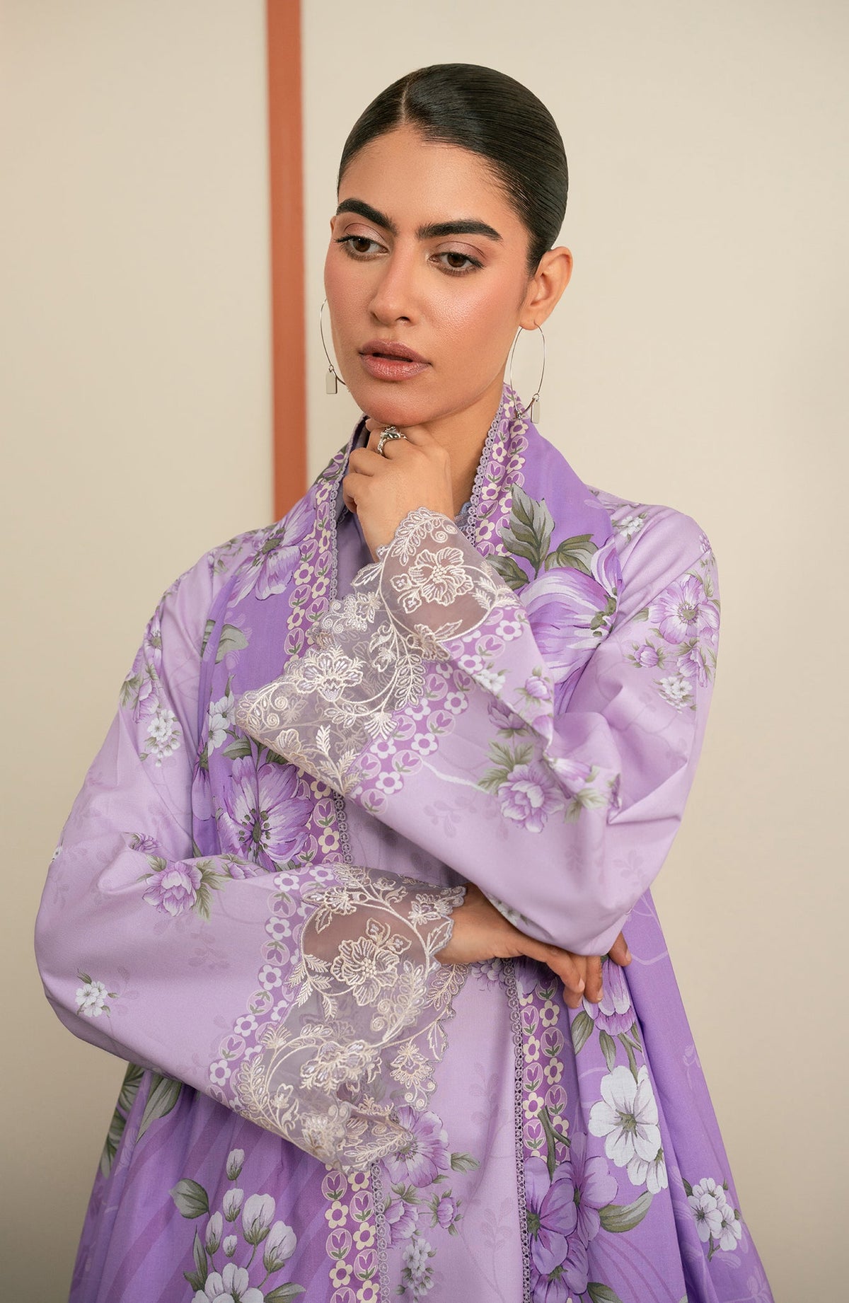 Seran Essentials | Velina
