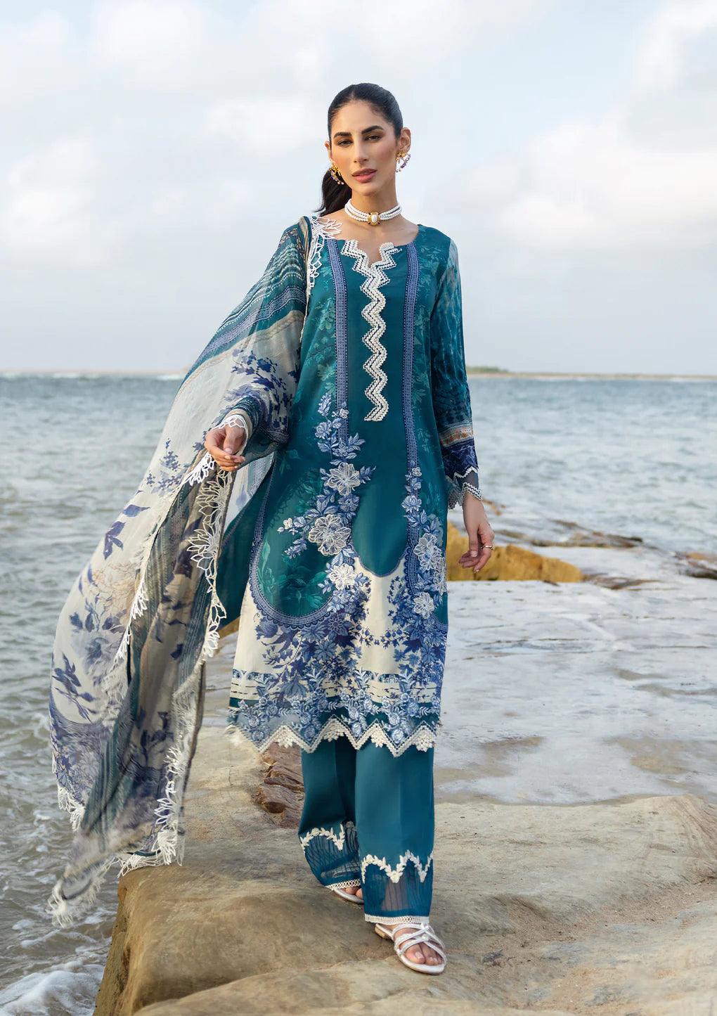 Signature Embroidered Lawn Collection '23 By Elaf ESC-04A MOON LILY