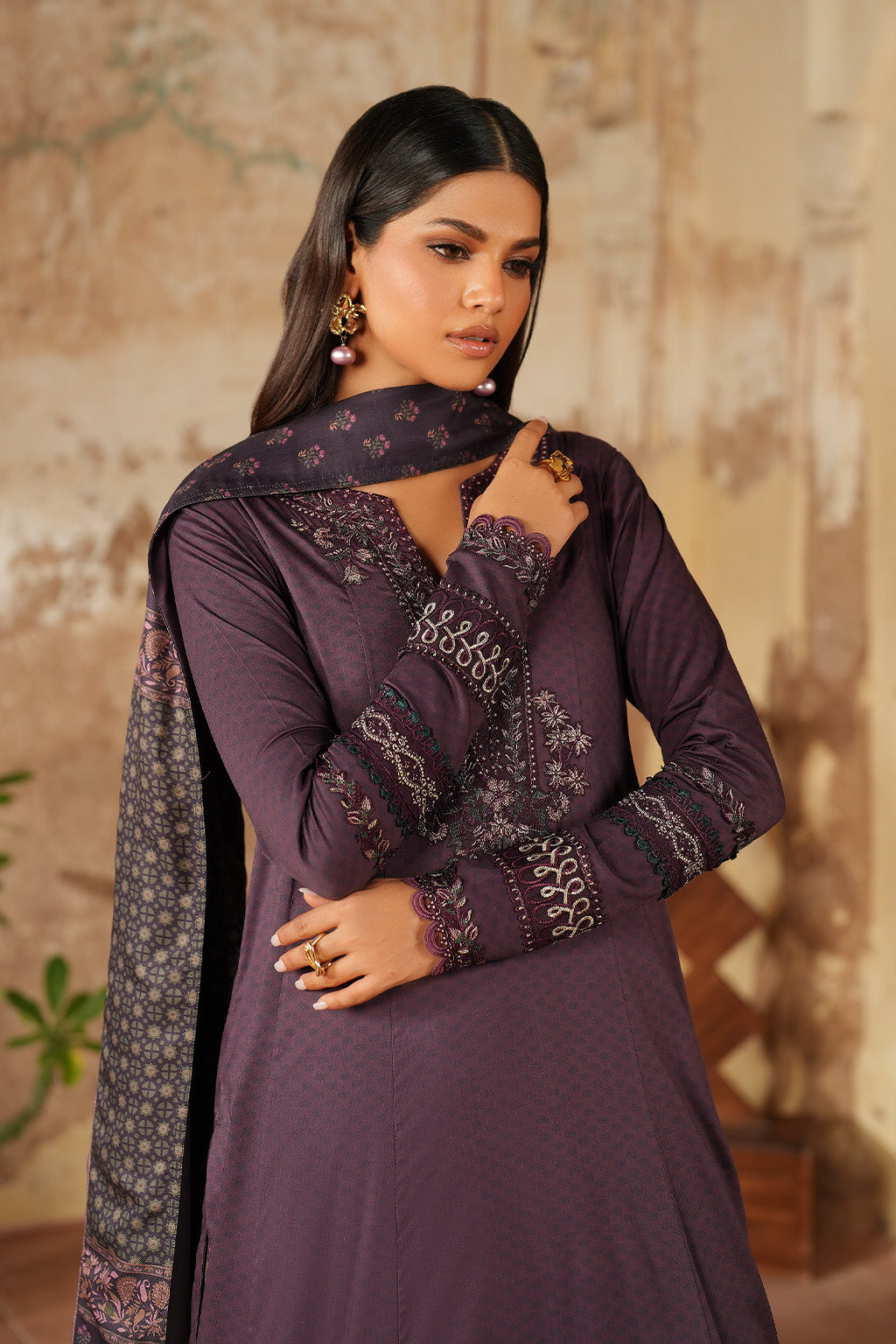 IPF-11 Embroidered Printed Linen