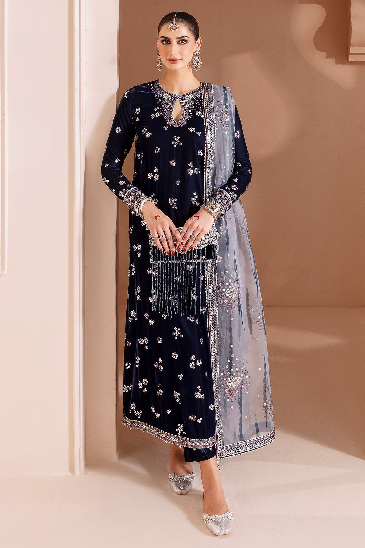 Velvet Formal | Embroidere D-03