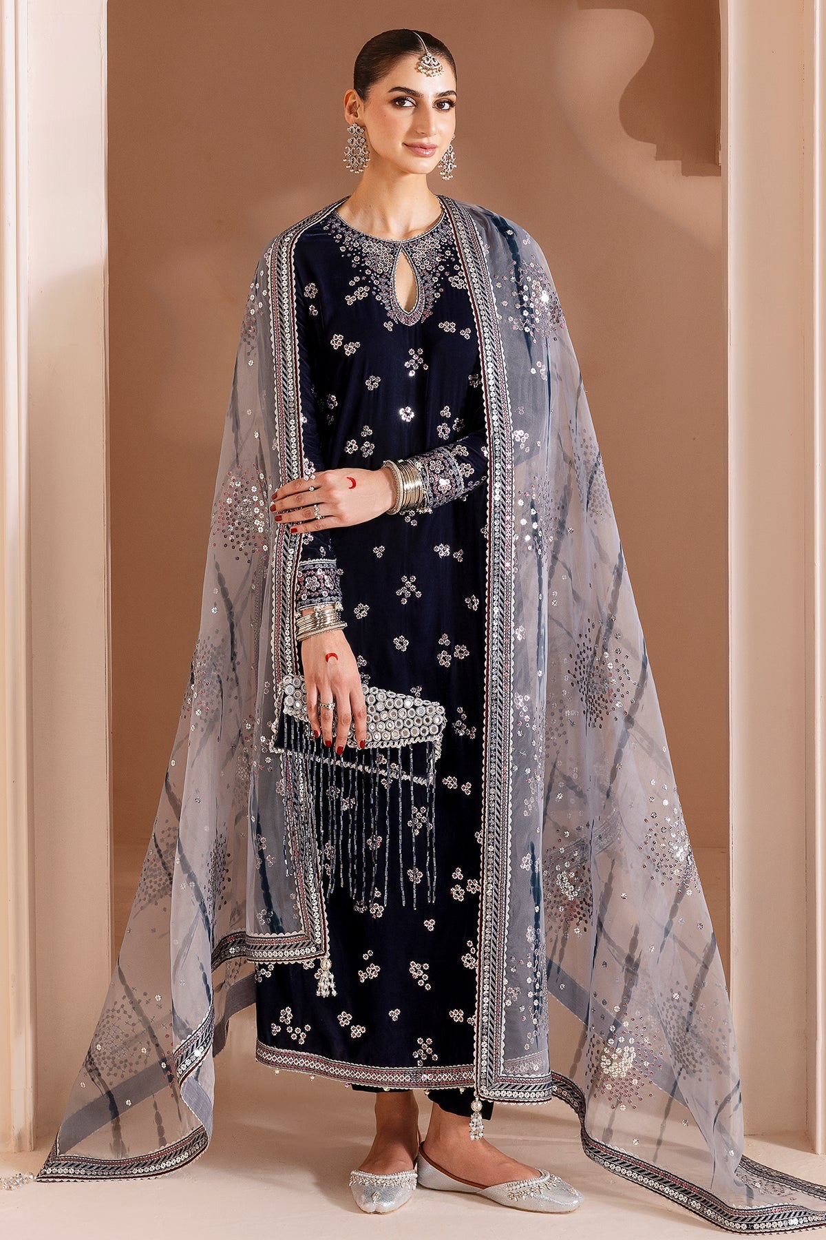 Velvet Formal | Embroidere D-03
