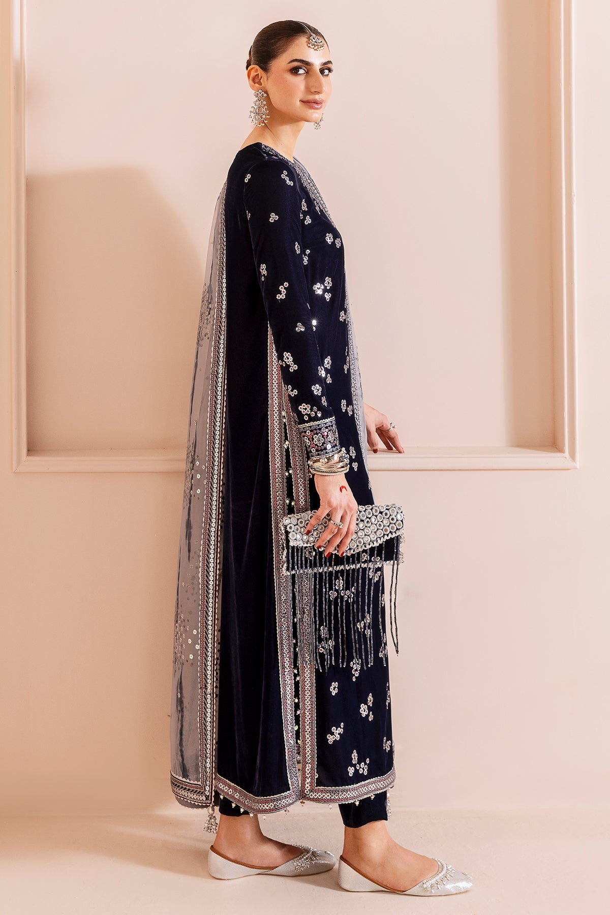 Velvet Formal | Embroidere D-03