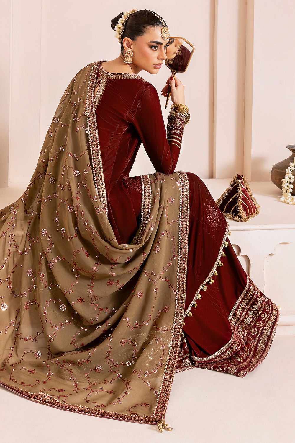 Velvet Formal | Embroidere D-07
