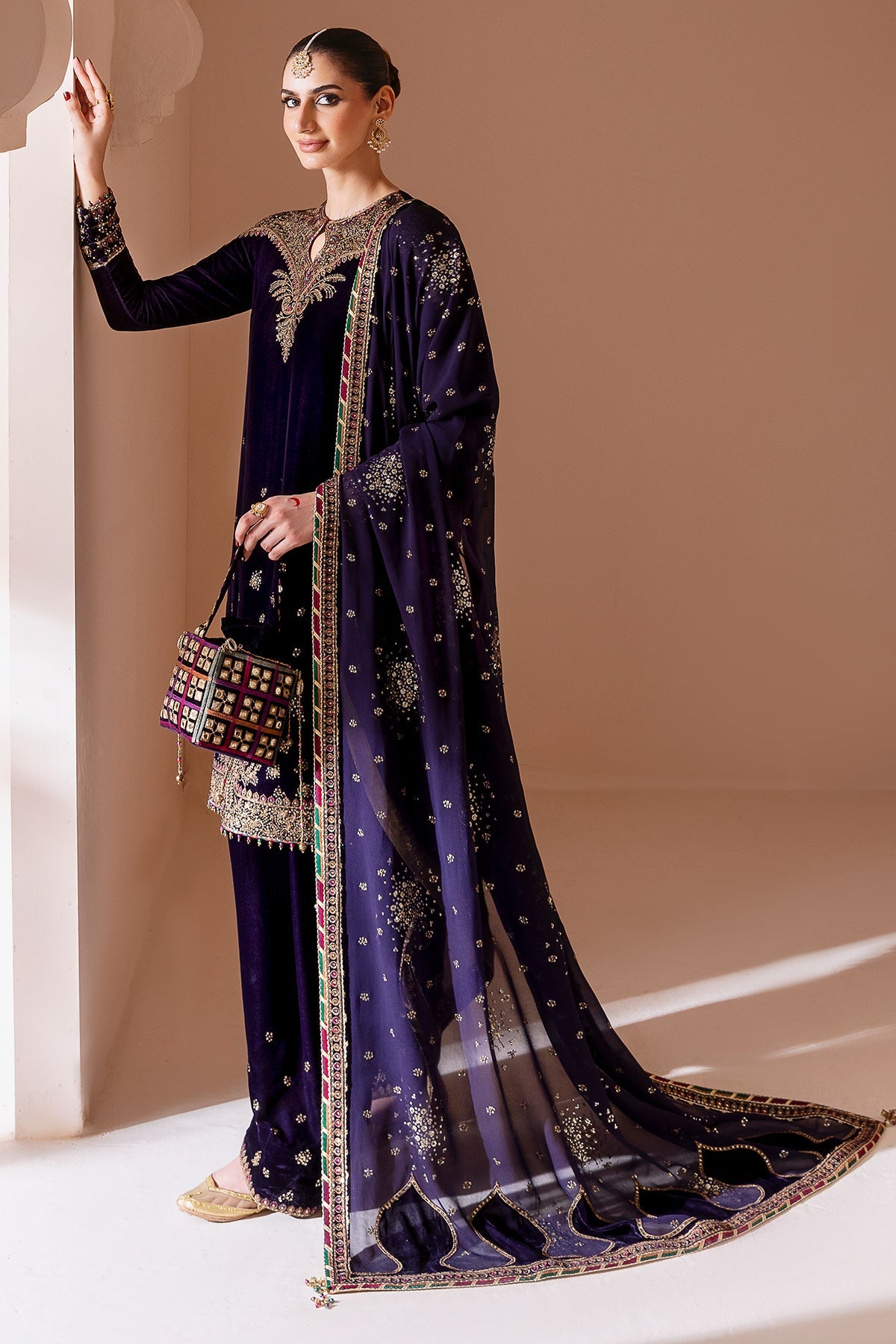 Velvet Formal | Embroidere CVF D-08