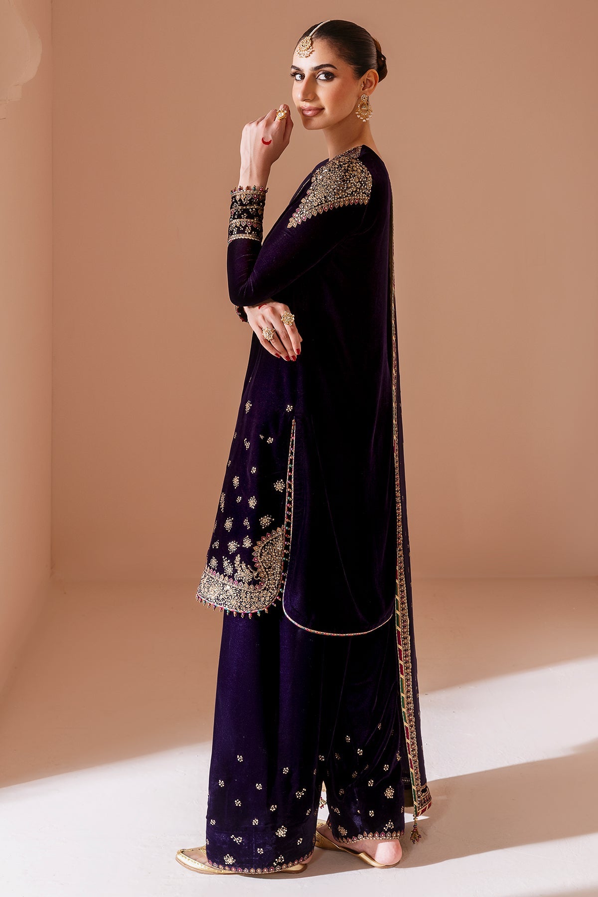Velvet Formal | Embroidere CVF D-08