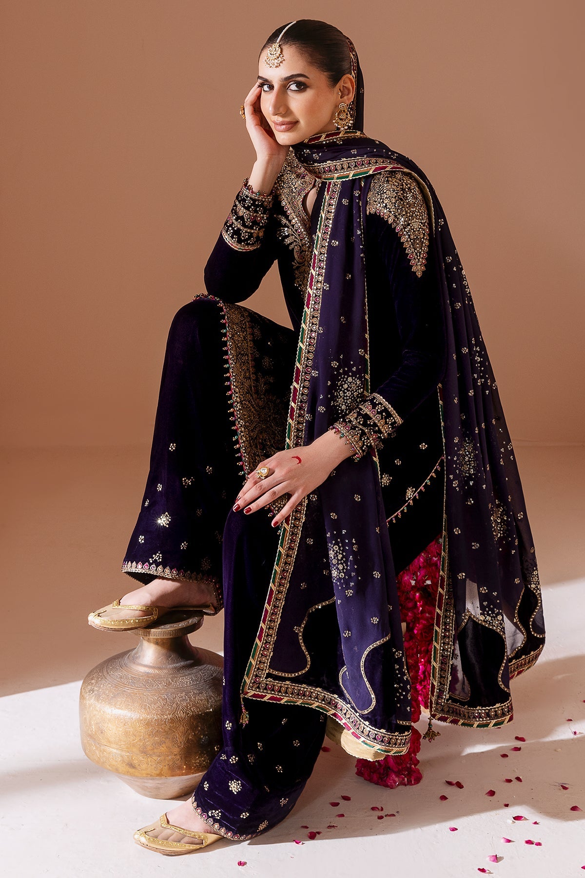 Velvet Formal | Embroidere CVF D-08
