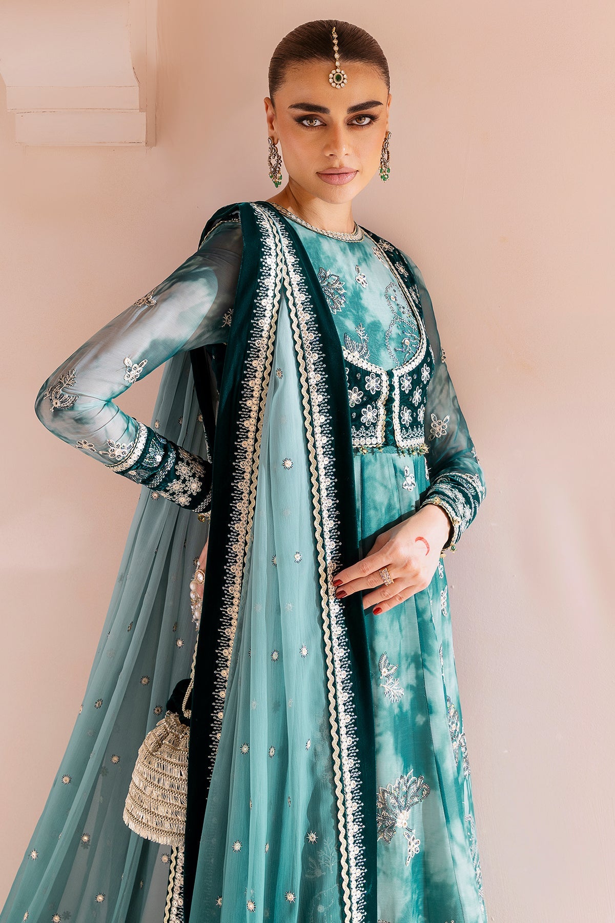 Velvet Formal | Embroidere CVF D-06