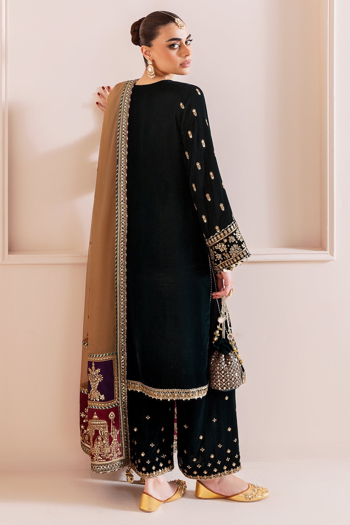 Velvet Formal | Embroidere CVF D-01