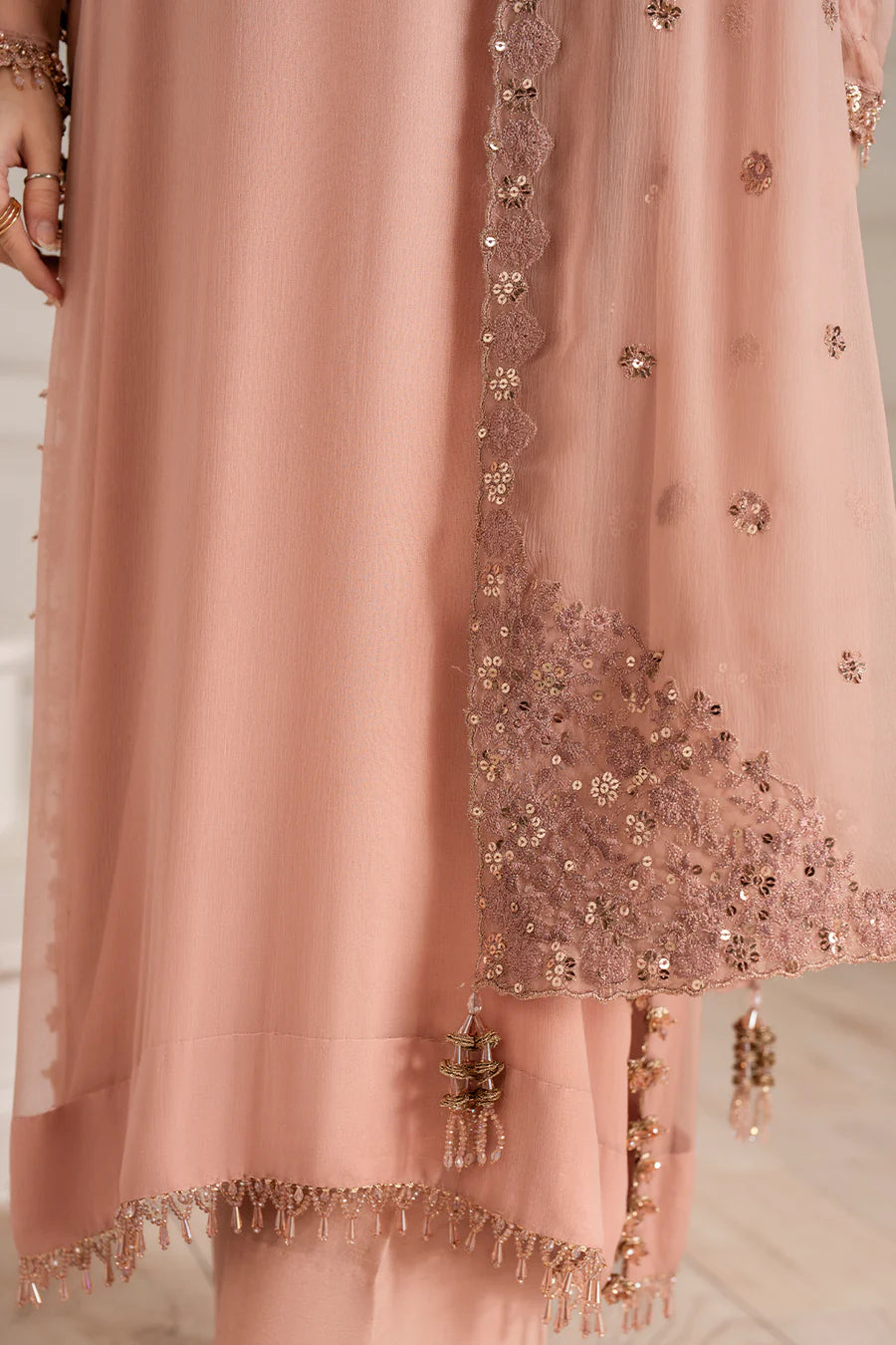 Iznik | Luxury Formal | UE-479 Embroidered Chiffon