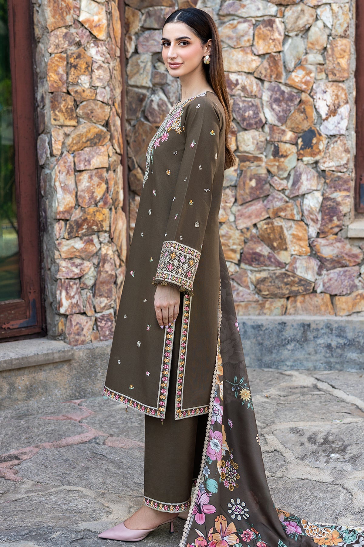 Farasha | Sandlit | EMINENCE KHADDAR F/W 25