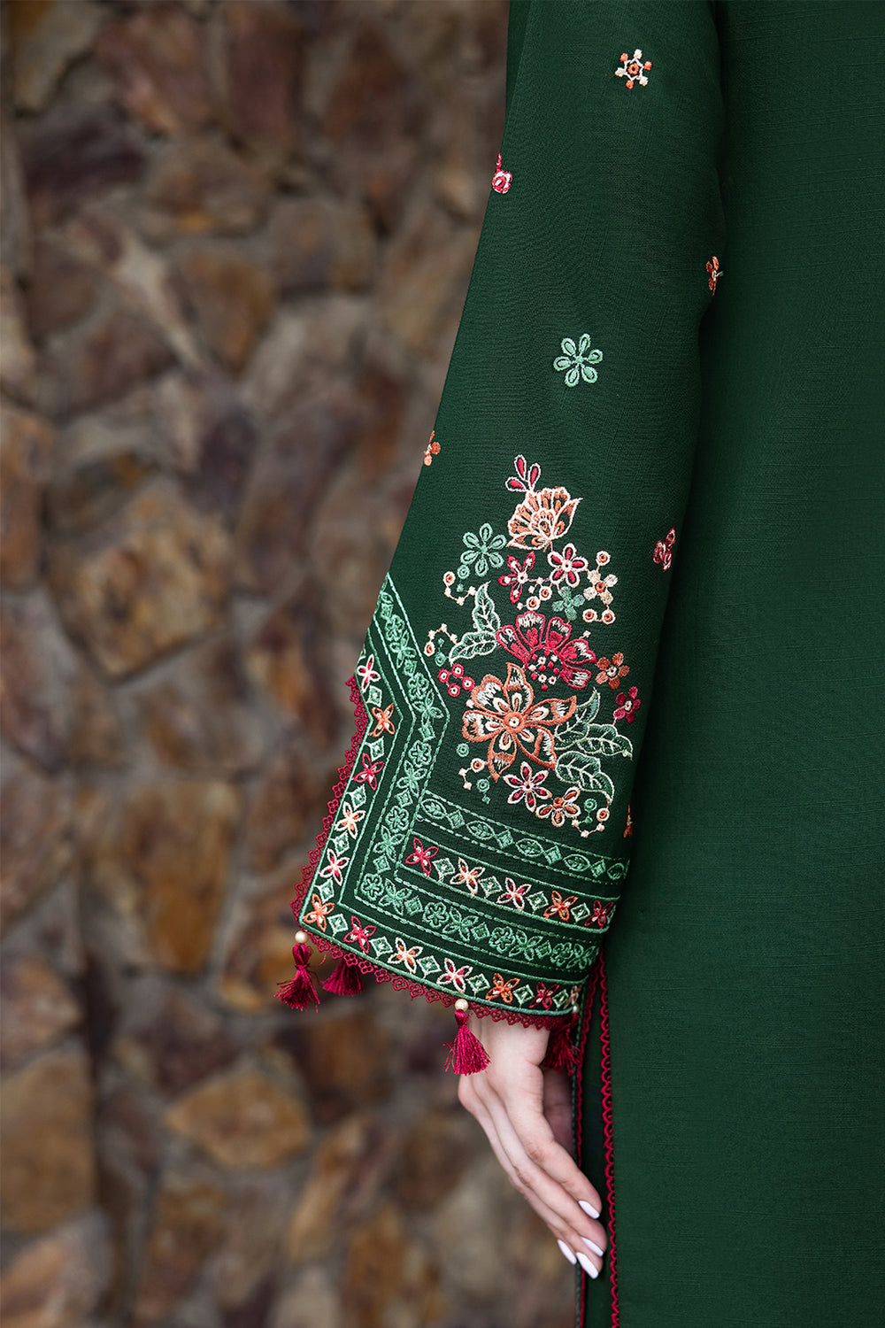 Farasha | Daisywink | EMINENCE KHADDAR F/W 25