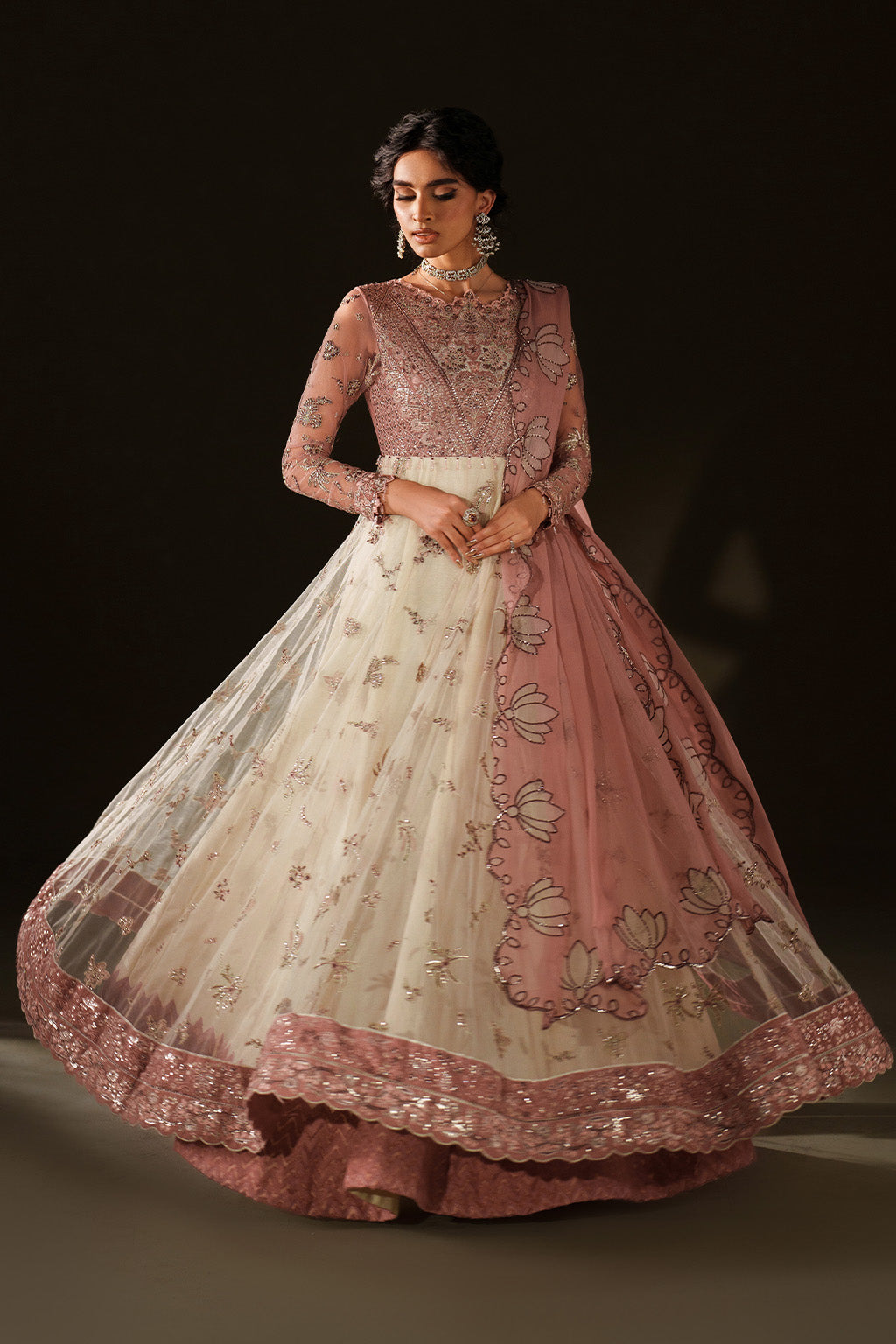 Iznik | IV-78 Embroidered Velvet | Velvet Edit11